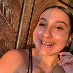 Meet your Posher, Daniela